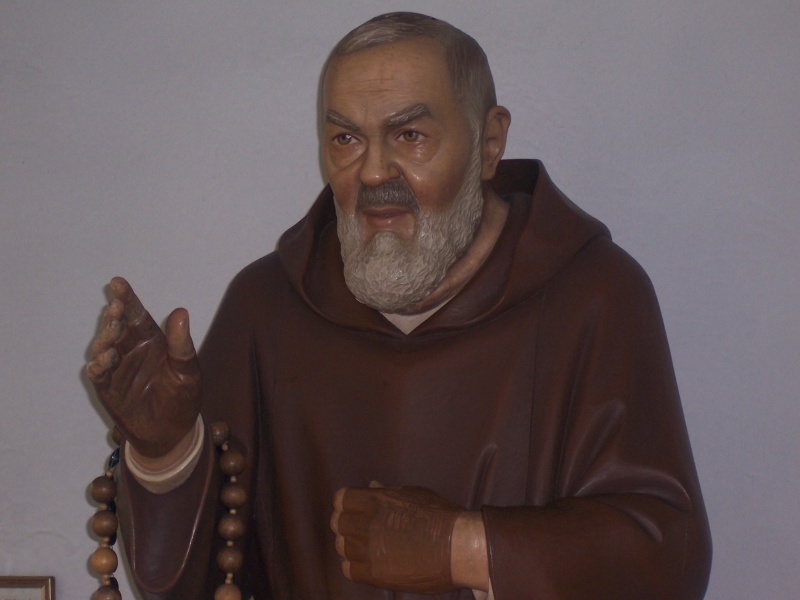 Datei:Pater Pio.JPG